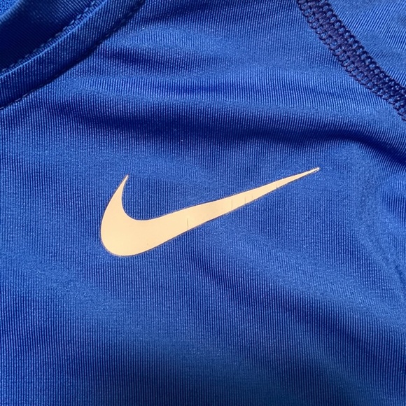 Nike Pro Dri-Fit Shirt. Medium. Fitted. - Picture 2 of 6